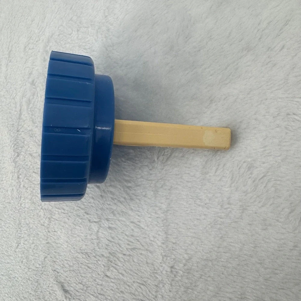 Vintage Rubbermaid 1 Pint Sippin Saver Plastic Bottle Blue Flip Top Straw Lids